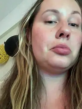 Snapshot of Mona_Plus chatting on March 13, 8:11 pm Mona Plus online show from March 13, 8:11 pm