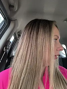 Snapshot of Mona_Plus chatting on December 22, 9:20 am Mona Plus online show from December 22, 9:20 am