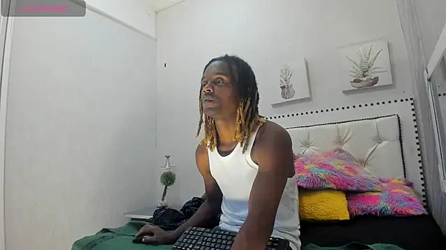 Snapshot of LooganX chatting on September 20, 12:59 am LooganX online show from September 20, 12:59 am