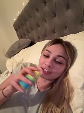 Snapshot of skyemorgan01 chatting on March 3, 12:06 am skyemorgan01 online show from March 3, 12:06 am