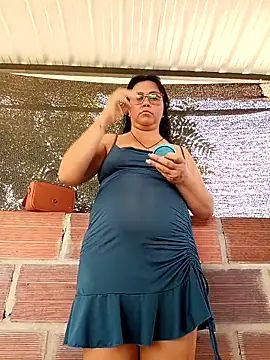 promiscuous-indecent-momm online show from April 5, 3:40 pm