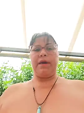 Snapshot of promiscuous-indecent-momm chatting on April 30, 8:57 pm promiscuous-indecent-momm online show from April 30, 8:57 pm