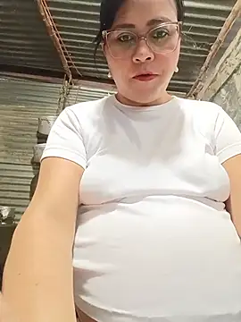 Snapshot of promiscuous-indecent-momm chatting on July 17, 8:50 pm promiscuous-indecent-momm online show from July 17, 8:50 pm