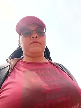 promiscuous-indecent-momm online show from April 13, 3:05 pm