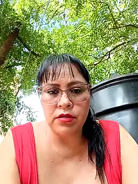 Snapshot of promiscuous-indecent-momm chatting on May 24, 6:52 pm promiscuous-indecent-momm online show from May 24, 6:52 pm