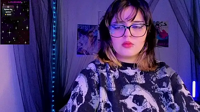 Snapshot of scarleth_shadow chatting on November 26, 12:10 am scarleth shadow online show from November 26, 12:10 am