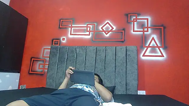 Snapshot of manuel_rey chatting on March 20, 11:56 pm manuel rey online show from March 20, 11:56 pm