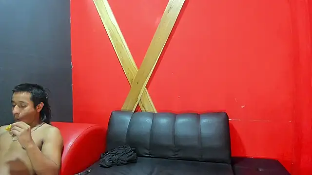 Snapshot of manuel_rey chatting on March 20, 12:19 am manuel rey online show from March 20, 12:19 am