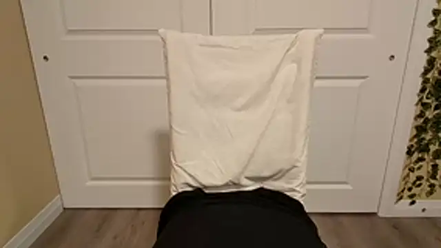 emilysparkss online show from March 31, 2:24 am