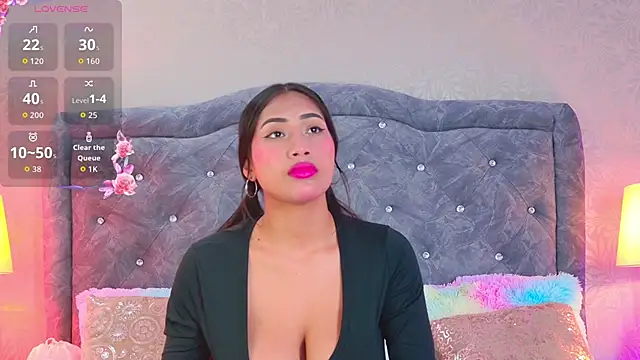 YesyHills online show from March 3, 11:50 am