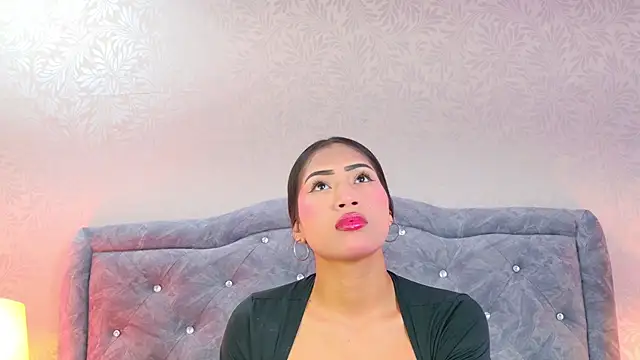 YesyHills online show from April 4, 11:50 am