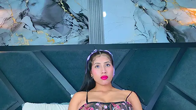 Snapshot of YesyHills chatting on October 9, 7:14 pm YesyHills online show from October 9, 7:14 pm