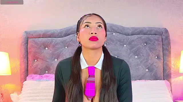 YesyHills online show from March 18, 11:57 am