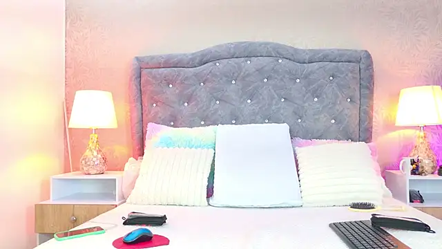 YesyHills online show from March 22, 12:07 pm