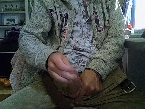 createur34 online show from March 17, 4:21 pm