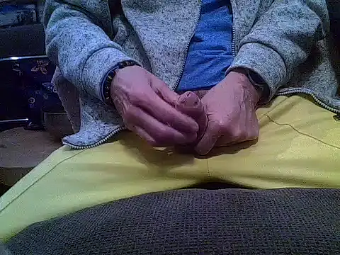 createur34 online show from March 12, 5:50 pm