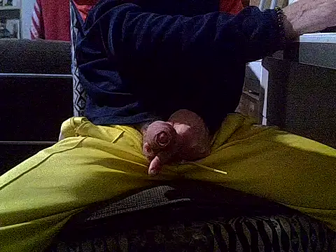 Snapshot of createur34 chatting on November 29, 10:21 pm createur34 online show from November 29, 10:21 pm