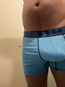 Snapshot of guajiro276565 chatting on February 14, 1:34 am guajiro276565 online show from February 14, 1:34 am