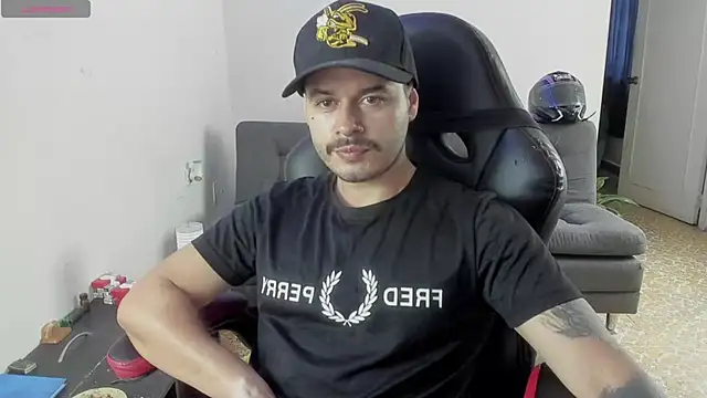 Snapshot of ragnar_lothbrok777 chatting on November 30, 4:52 pm ragnar lothbrok777 online show from November 30, 4:52 pm