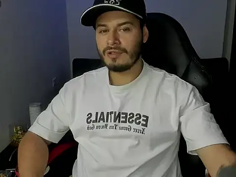 ragnar lothbrok777 online show from April 2, 3:35 am