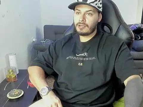 ragnar lothbrok777 online show from April 4, 10:16 pm