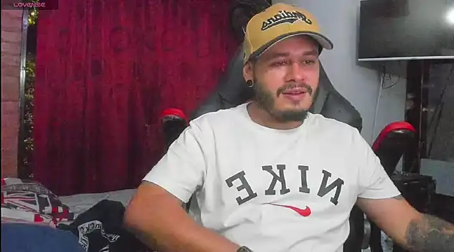 Snapshot of ragnar_lothbrok777 chatting on March 21, 5:54 am ragnar lothbrok777 online show from March 21, 5:54 am