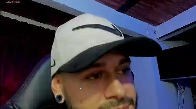 Snapshot of ragnar_lothbrok777 chatting on February 23, 12:41 am ragnar lothbrok777 online show from February 23, 12:41 am