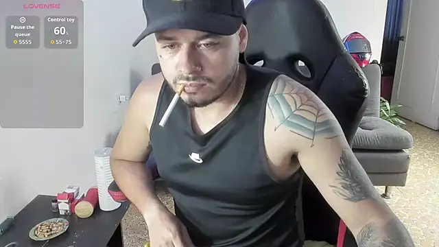 Snapshot of ragnar_lothbrok777 chatting on October 7, 7:15 pm ragnar lothbrok777 online show from October 7, 7:15 pm