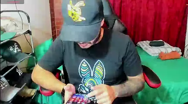 Snapshot of ragnar_lothbrok777 chatting on March 6, 2:41 am ragnar lothbrok777 online show from March 6, 2:41 am