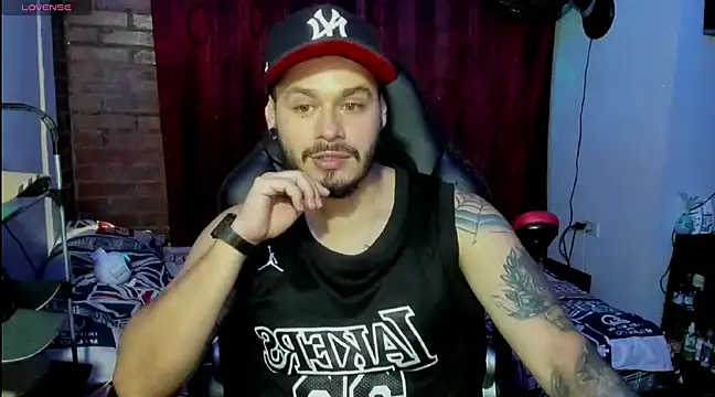 Snapshot of ragnar_lothbrok777 chatting on February 18, 1:32 am ragnar lothbrok777 online show from February 18, 1:32 am