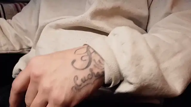 strongdude212 online show from February 1, 5:17 am