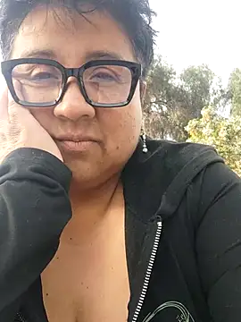 Snapshot of erinadarling79 chatting on October 16, 9:34 pm erinadarling79 online show from October 16, 9:34 pm