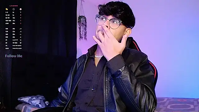 Snapshot of isaac-saenz chatting on October 28, 9:25 pm isaac-saenz online show from October 28, 9:25 pm