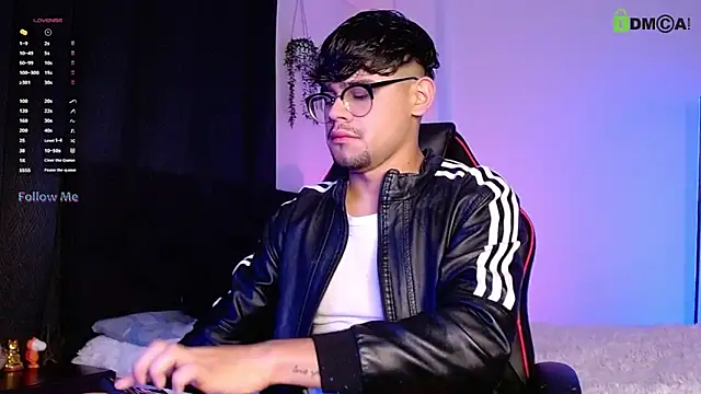 Snapshot of isaac-saenz chatting on October 14, 11:04 pm isaac-saenz online show from October 14, 11:04 pm