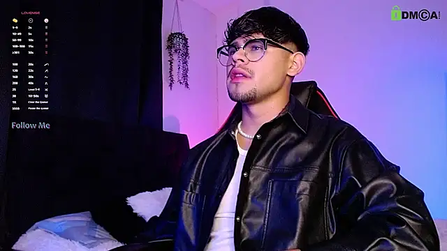 Snapshot of isaac-saenz chatting on October 15, 11:35 pm isaac-saenz online show from October 15, 11:35 pm