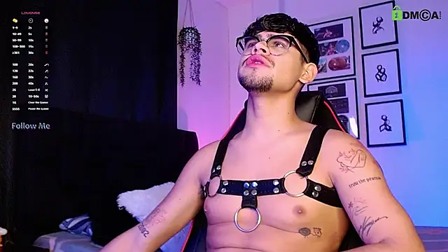 Snapshot of isaac-saenz chatting on November 11, 10:15 pm isaac-saenz online show from November 11, 10:15 pm