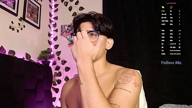 Snapshot of isaac-saenz chatting on February 21, 9:11 pm isaac-saenz online show from February 21, 9:11 pm