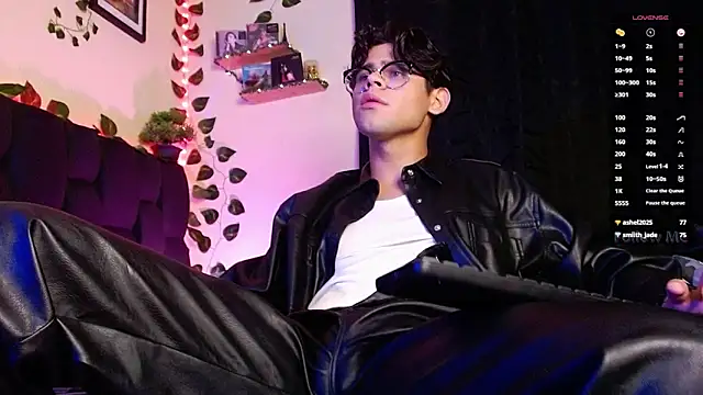 Snapshot of isaac-saenz chatting on February 20, 12:41 am isaac-saenz online show from February 20, 12:41 am