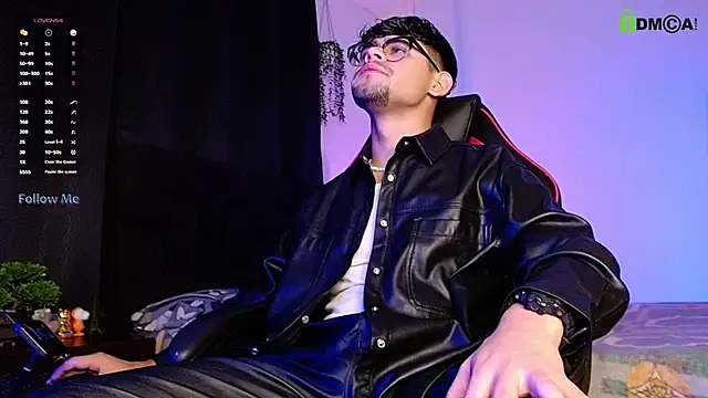 Snapshot of isaac-saenz chatting on November 9, 12:36 am isaac-saenz online show from November 9, 12:36 am