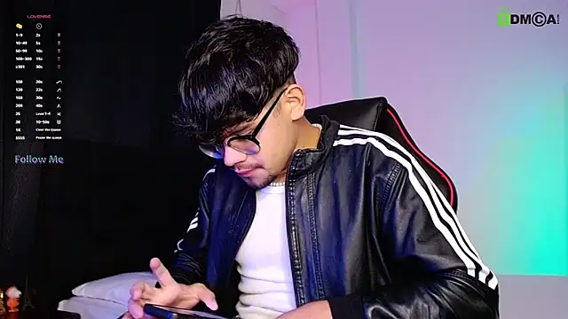 Snapshot of isaac-saenz chatting on October 21, 12:11 am isaac-saenz online show from October 21, 12:11 am