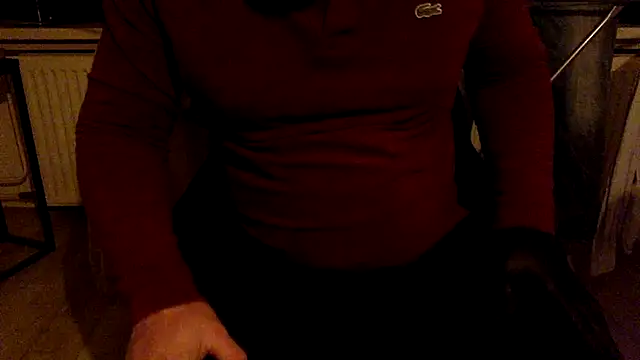 Snapshot of Bleueyez007 chatting on February 19, 12:46 am Bleueyez007 online show from February 19, 12:46 am