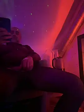 Snapshot of Bleueyez007 chatting on March 17, 12:21 am Bleueyez007 online show from March 17, 12:21 am