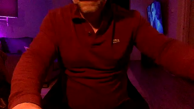 Snapshot of Bleueyez007 chatting on February 18, 8:58 pm Bleueyez007 online show from February 18, 8:58 pm