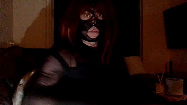 Snapshot of Bleueyez007 chatting on May 13, 10:06 pm Bleueyez007 online show from May 13, 10:06 pm