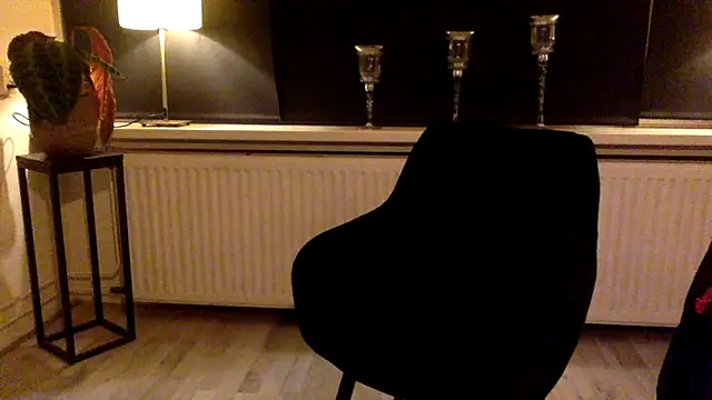 Snapshot of Bleueyez007 chatting on May 17, 10:43 pm Bleueyez007 online show from May 17, 10:43 pm