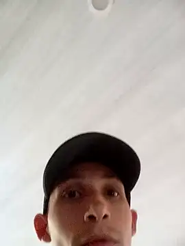 Isak Millan online show from October 17, 8:21 pm