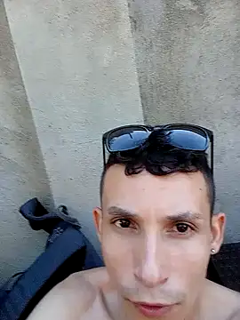 Isak Millan online show from October 5, 8:54 pm