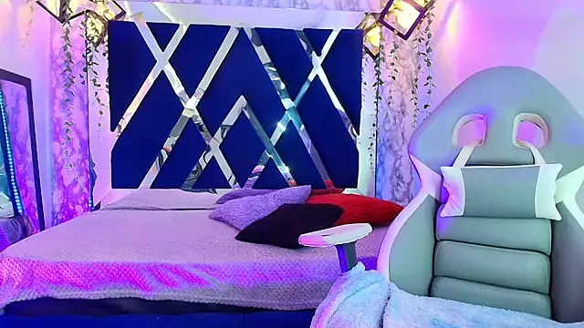 charlotte bluee online show from May 24, 6:30 pm