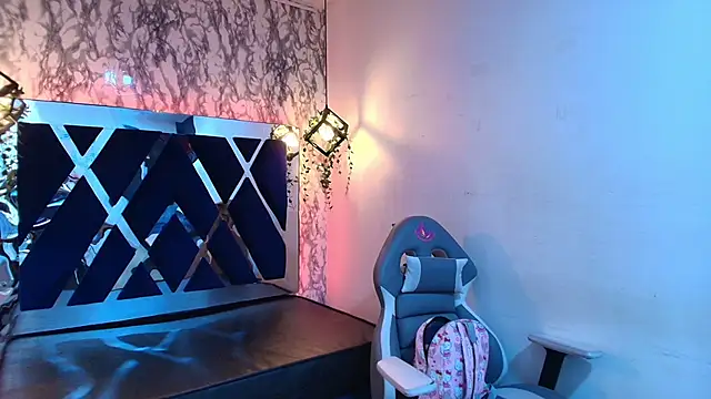 charlotte bluee online show from November 27, 6:52 pm