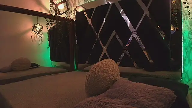 charlotte bluee online show from October 29, 6:51 pm